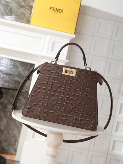 フェンディバッグ正面デザイン